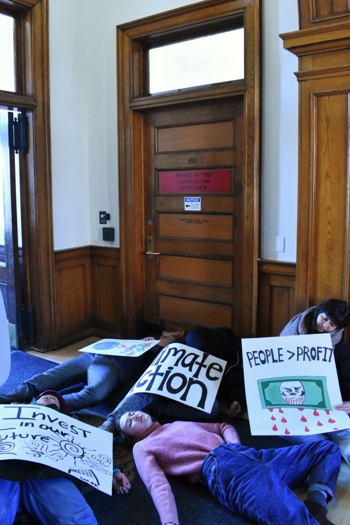 Divestment die-in 3